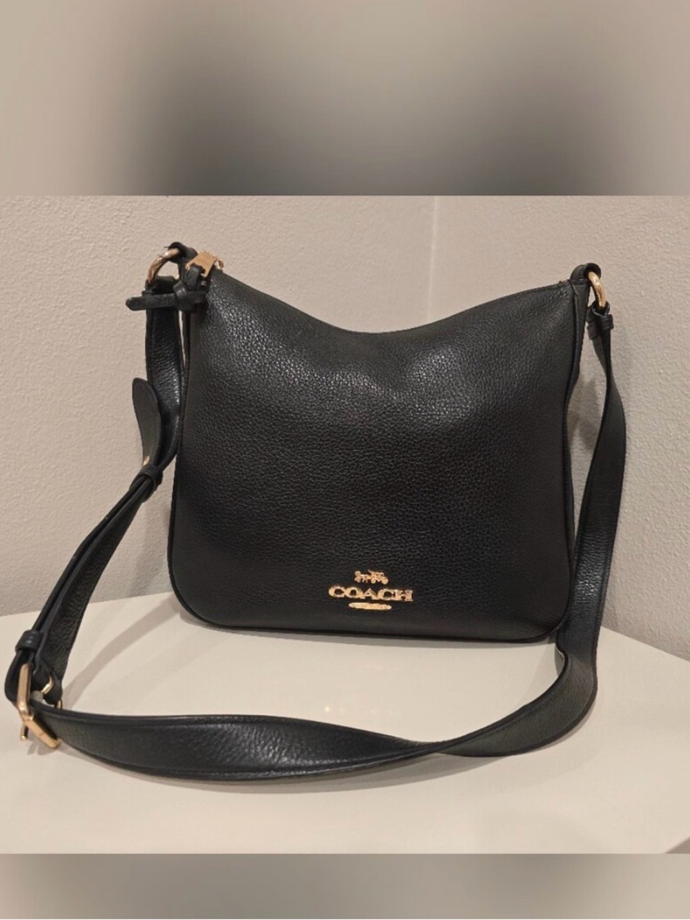 Coach Edie Shoulder Bag Leather Shoulder Bag in Black